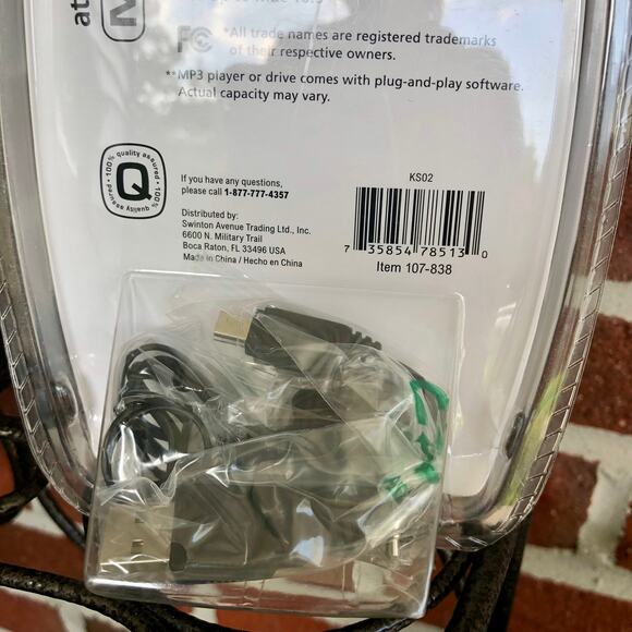 Ativa MP3 Mobil It Mini Clip 2GB Music Purple Player with Cables - Picture 4 of 7